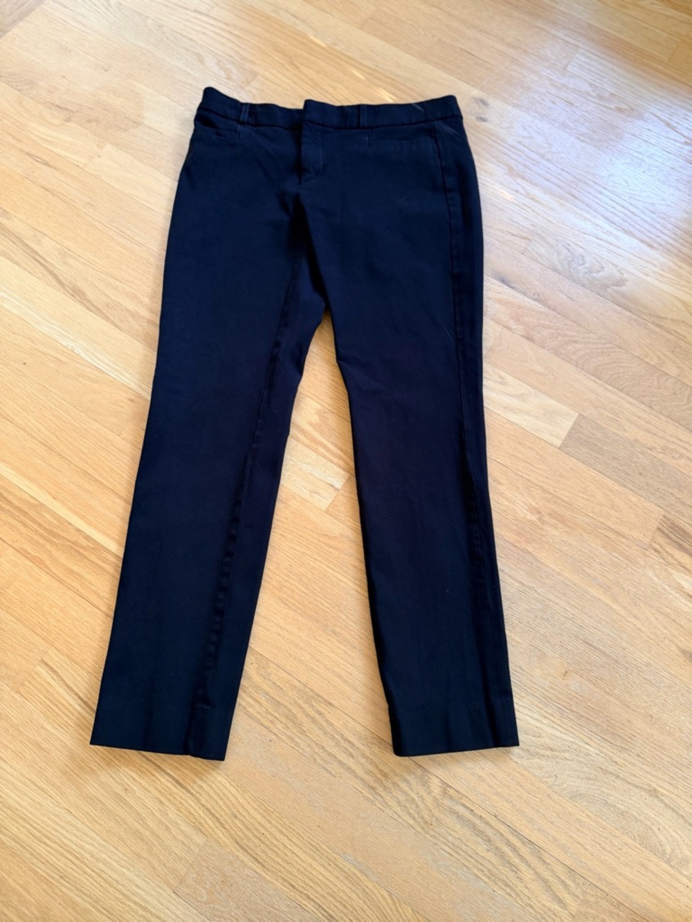 Ladies Sz 6L "BANANA REPUBLIC" Classic Black Straight-Leg Everyday Essential GUC